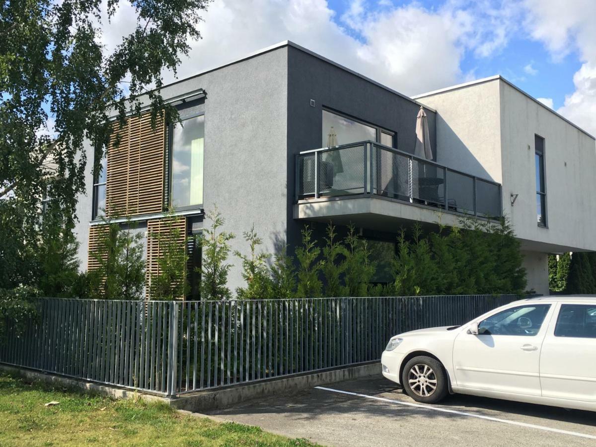 Papli 34 Apartment With Pool Pärnu Exteriör bild